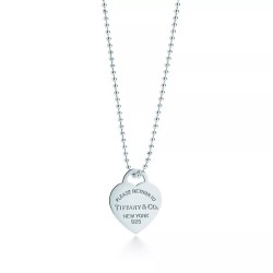 Return to Tiffany Heart tag pendant on a 34